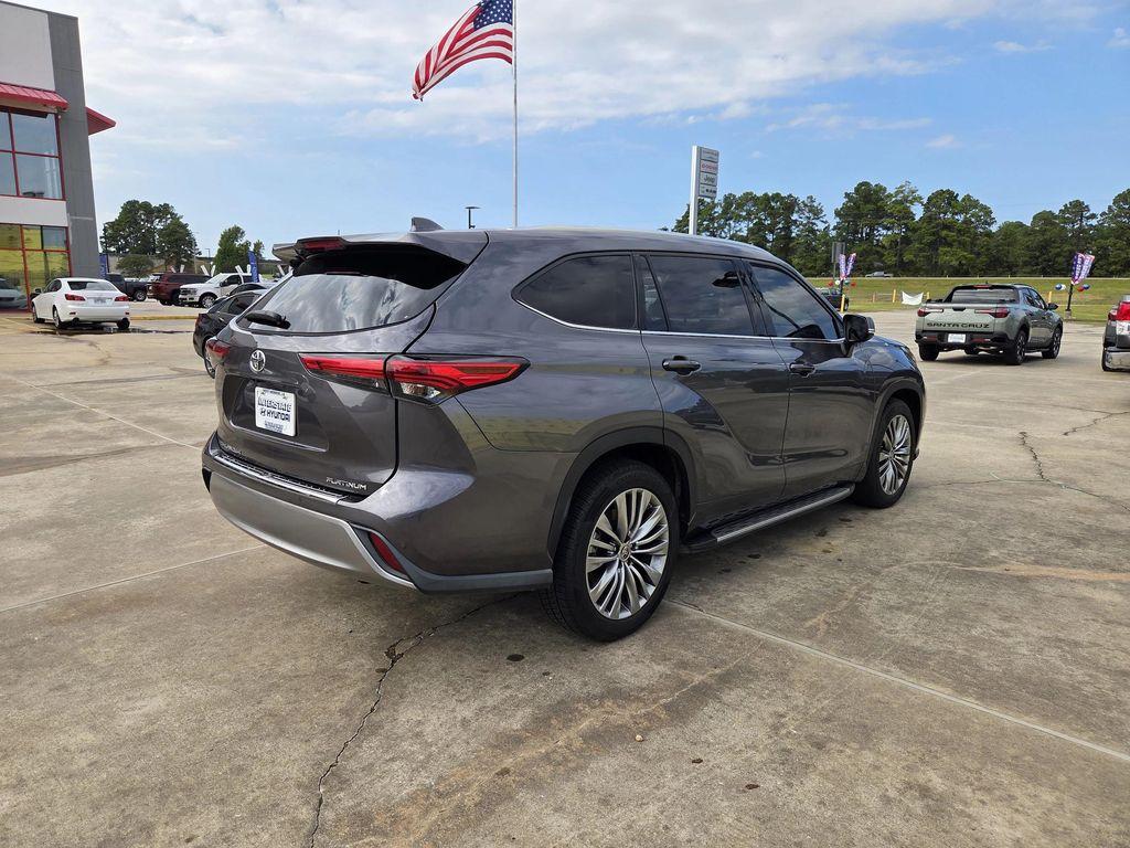 used 2021 Toyota Highlander car, priced at $29,880