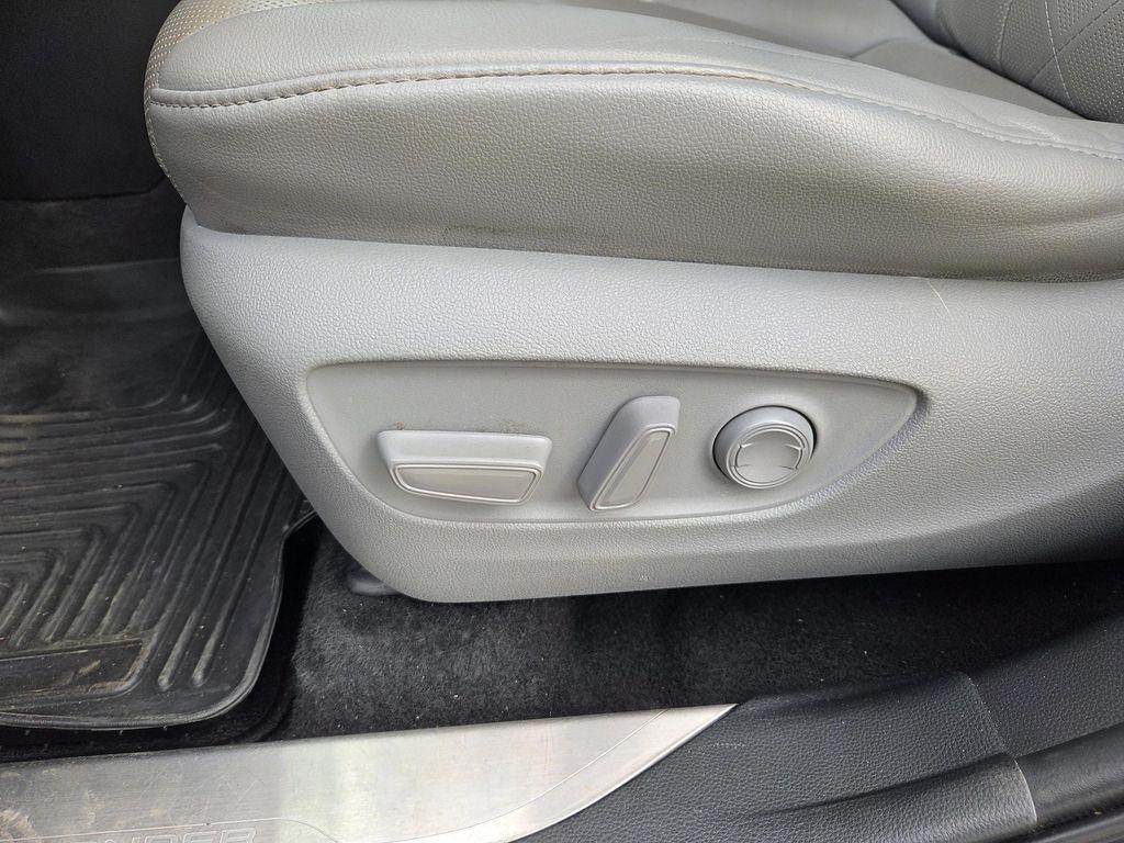 used 2021 Toyota Highlander car, priced at $29,880