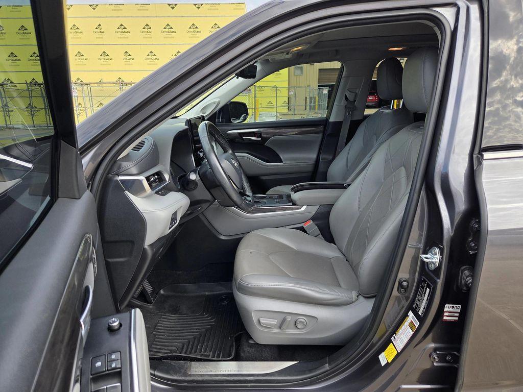 used 2021 Toyota Highlander car, priced at $29,880