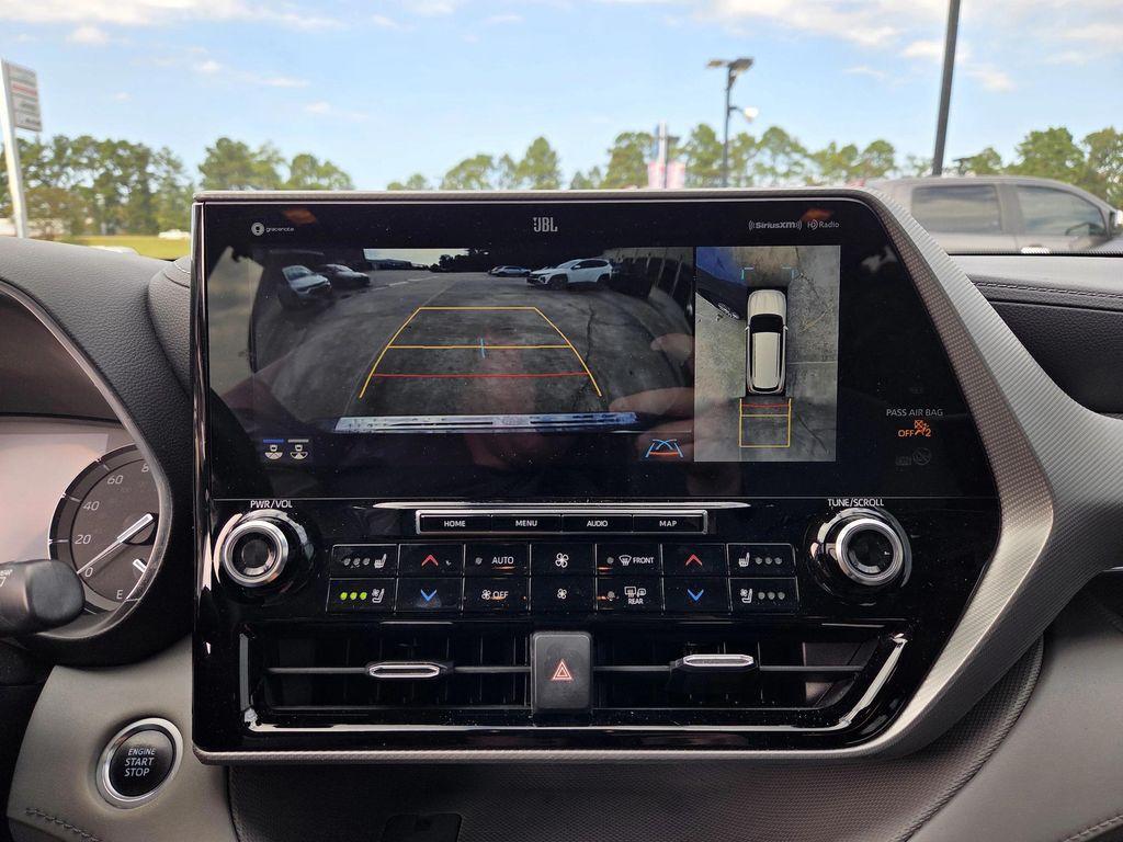 used 2021 Toyota Highlander car, priced at $29,880