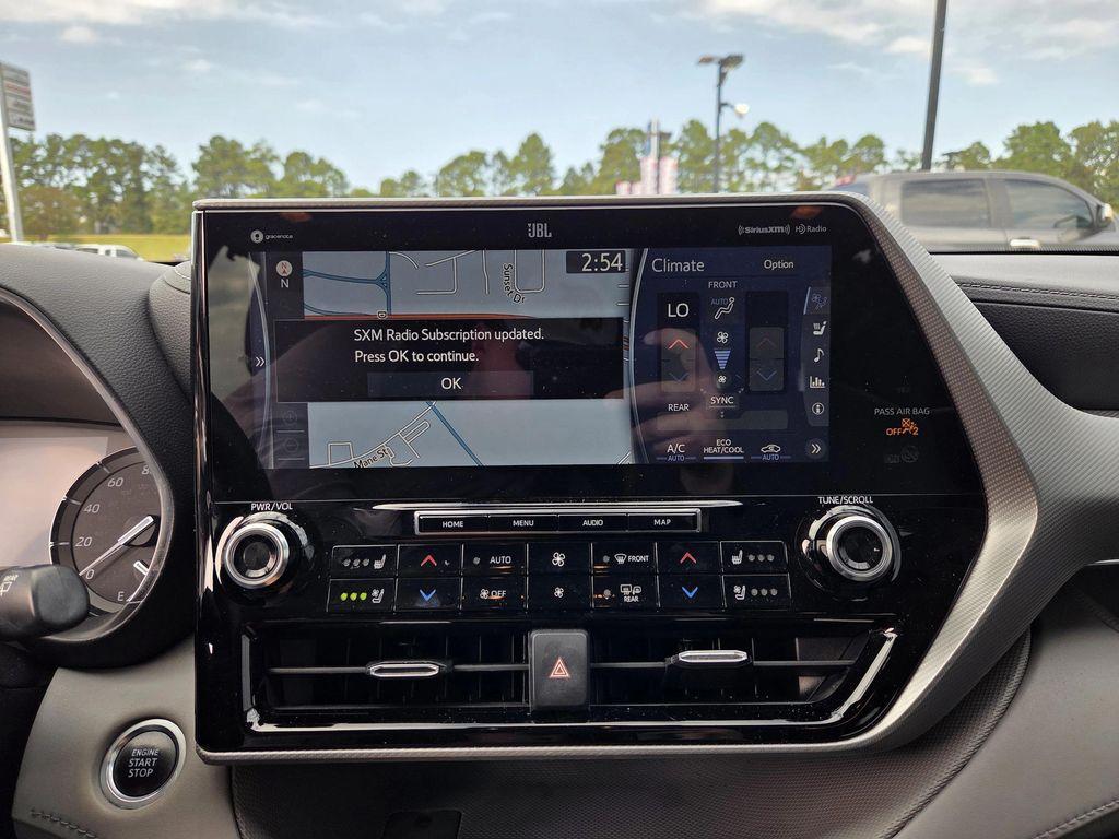 used 2021 Toyota Highlander car, priced at $29,880