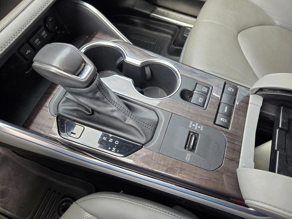 used 2021 Toyota Highlander car, priced at $29,880