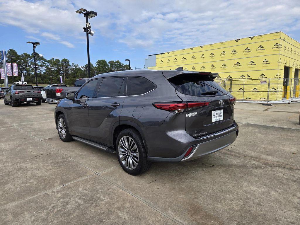 used 2021 Toyota Highlander car, priced at $29,880