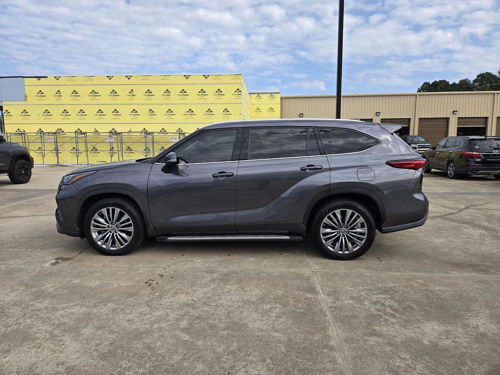 used 2021 Toyota Highlander car, priced at $29,880