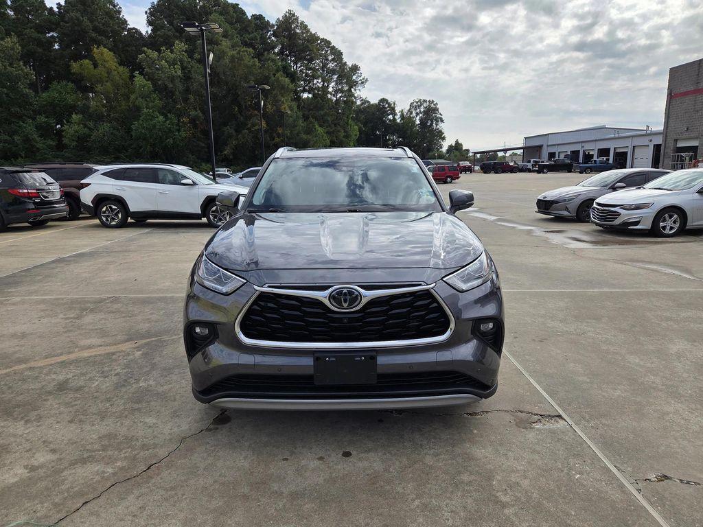 used 2021 Toyota Highlander car, priced at $29,880
