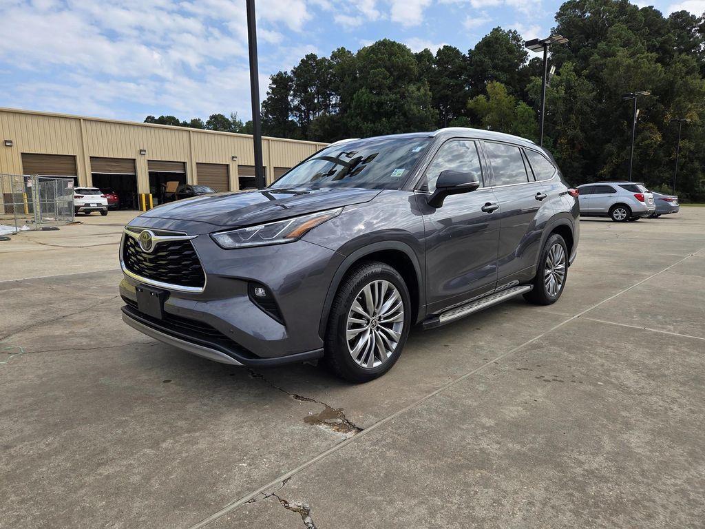used 2021 Toyota Highlander car, priced at $29,880