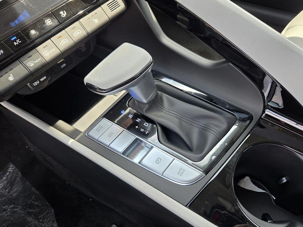 new 2025 Hyundai Elantra car, priced at $28,020