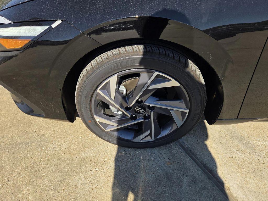 new 2025 Hyundai Elantra car, priced at $25,495
