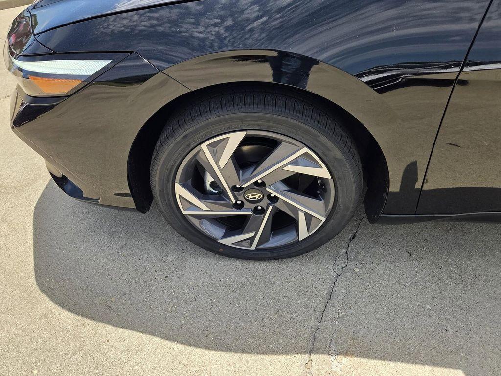 new 2025 Hyundai Elantra car, priced at $28,020