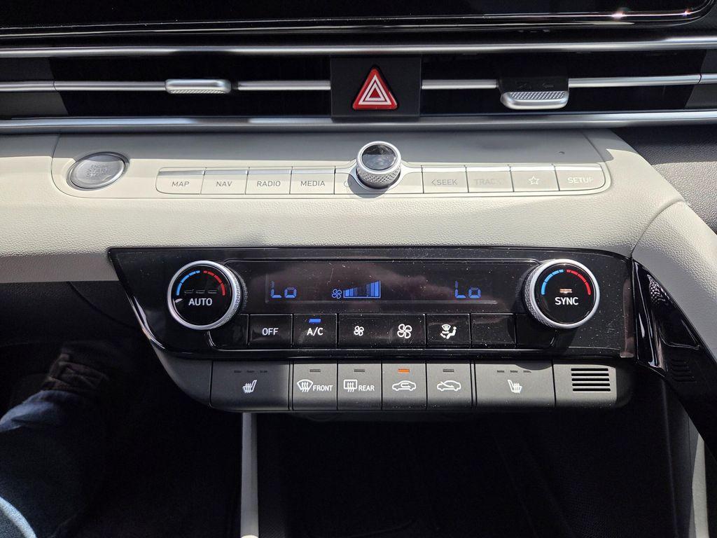 new 2025 Hyundai Elantra car, priced at $28,020