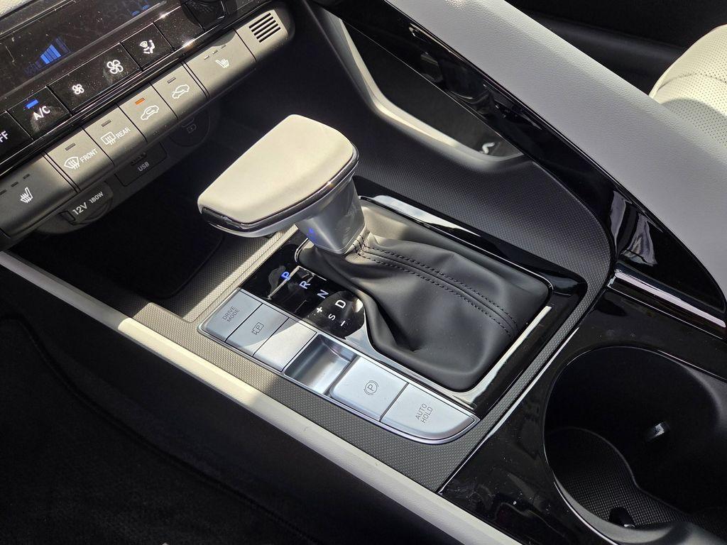new 2025 Hyundai Elantra car, priced at $28,020