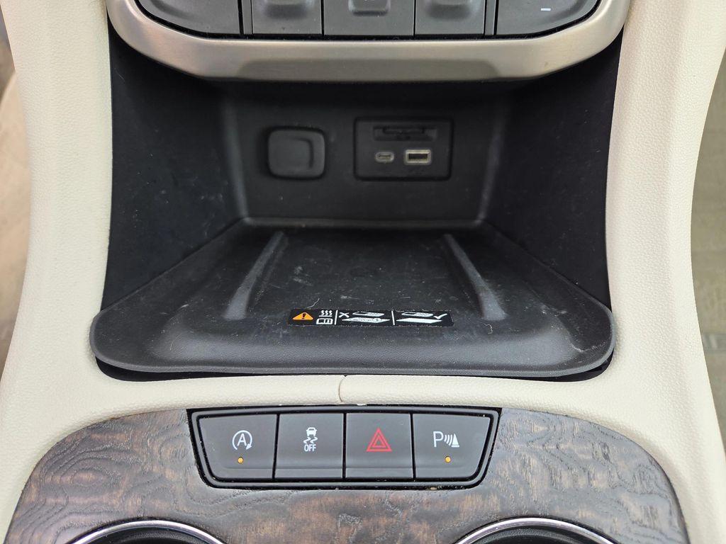 used 2021 GMC Acadia car, priced at $28,880