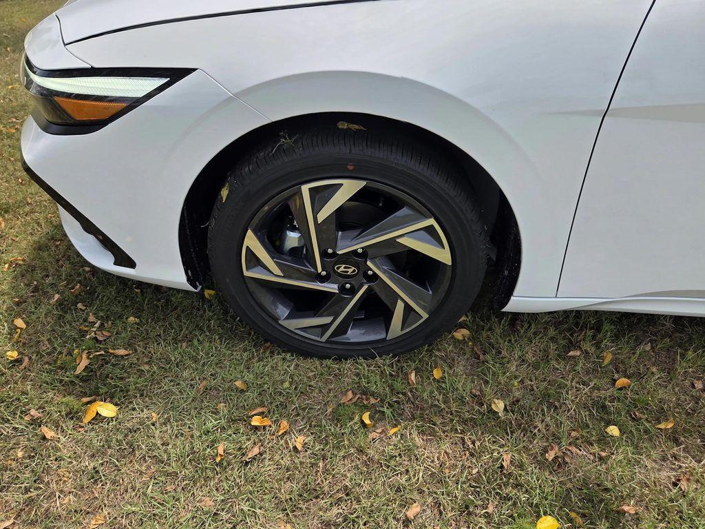 new 2025 Hyundai Elantra car, priced at $28,020