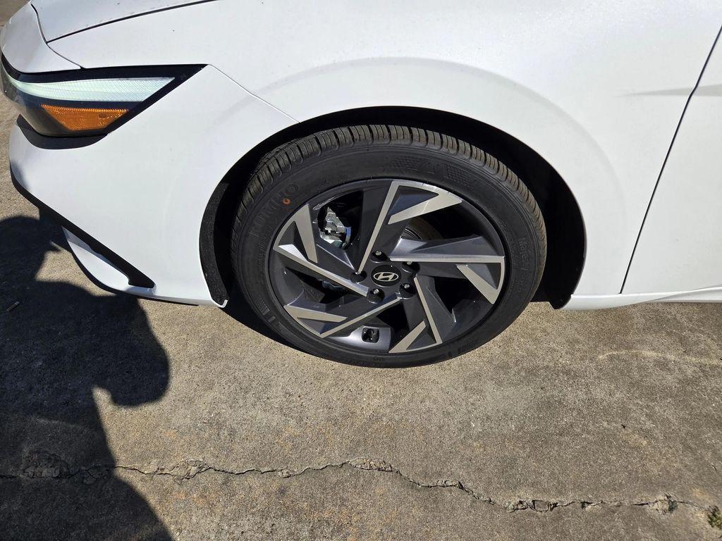 new 2025 Hyundai Elantra car, priced at $25,625