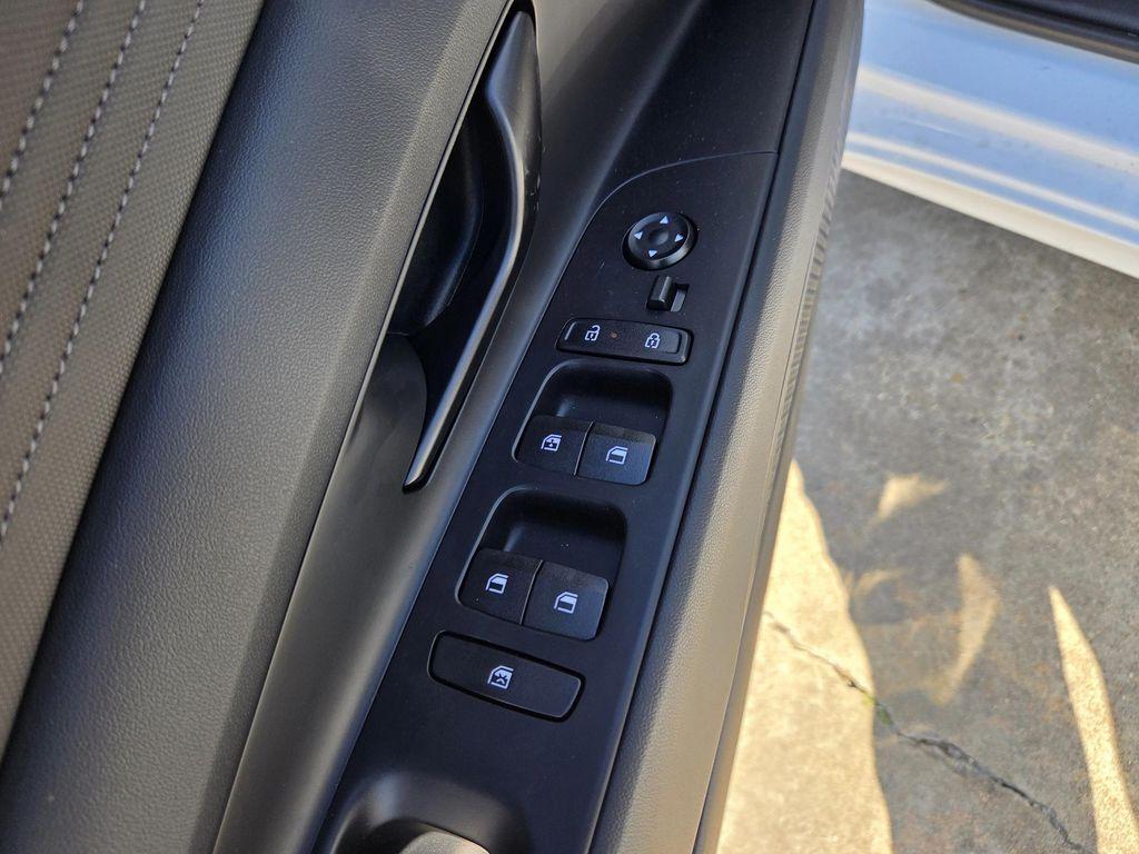 new 2025 Hyundai Elantra car, priced at $25,625