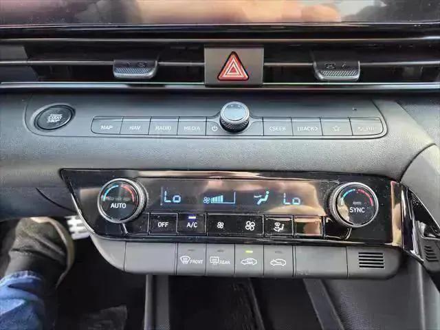 new 2025 Hyundai Elantra car, priced at $30,275