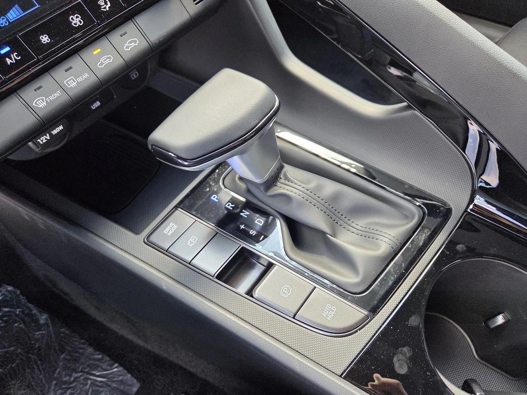 new 2025 Hyundai Elantra car, priced at $29,275