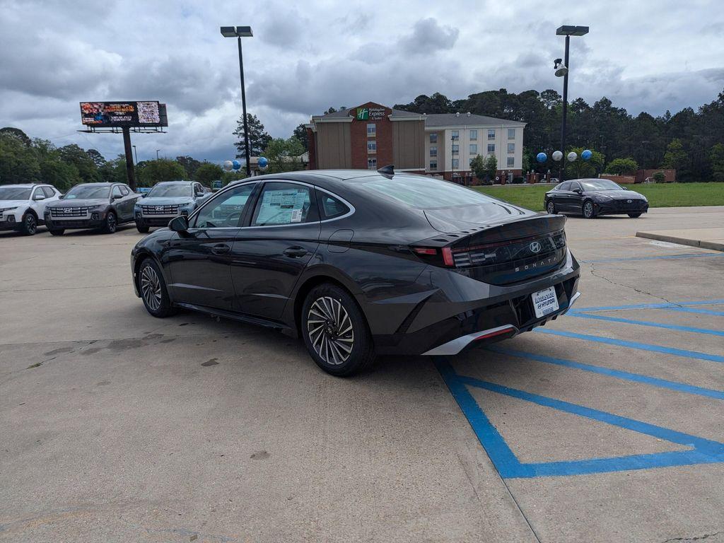 new 2025 Hyundai Sonata Hybrid car, priced at $32,345