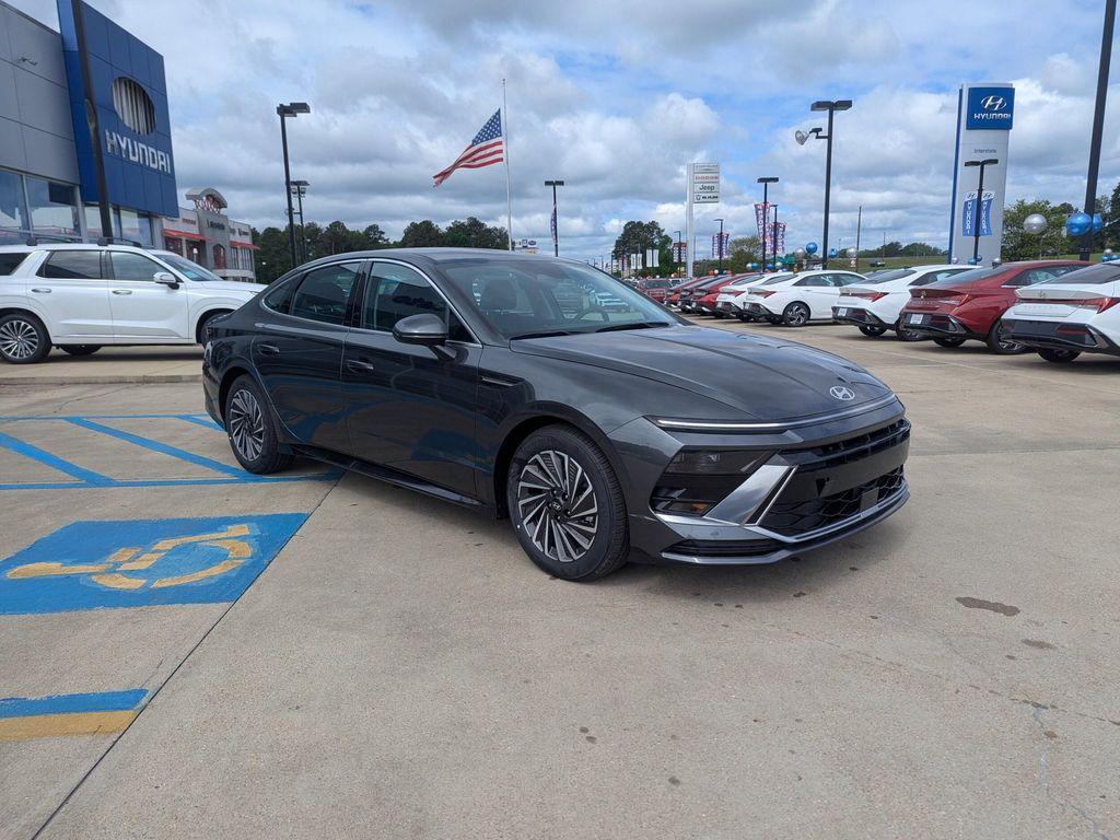 new 2025 Hyundai Sonata Hybrid car, priced at $32,345