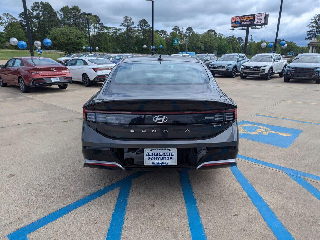 new 2025 Hyundai Sonata Hybrid car, priced at $32,345