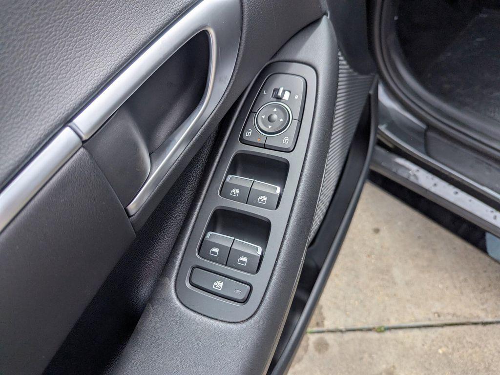 new 2025 Hyundai Sonata Hybrid car, priced at $32,345