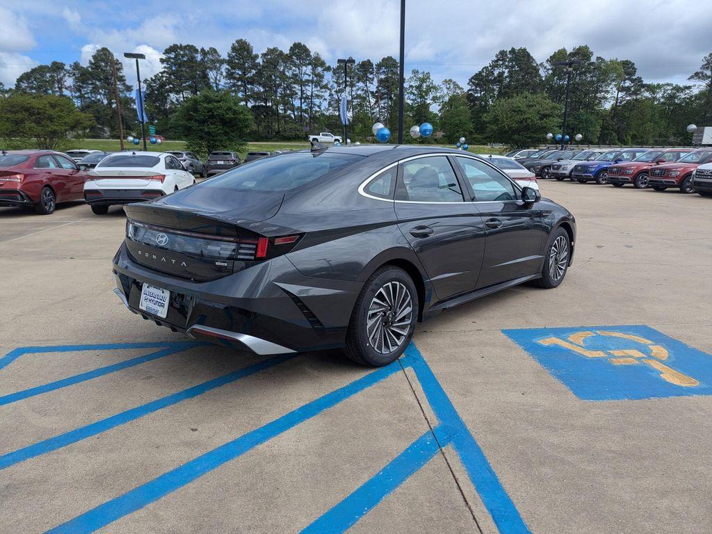 new 2025 Hyundai Sonata Hybrid car, priced at $32,345