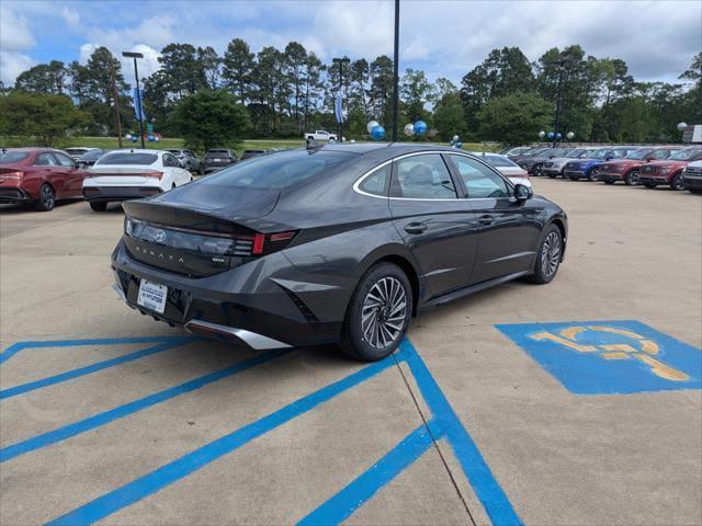 new 2025 Hyundai Sonata Hybrid car, priced at $33,345