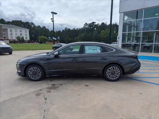 new 2025 Hyundai Sonata Hybrid car, priced at $33,345