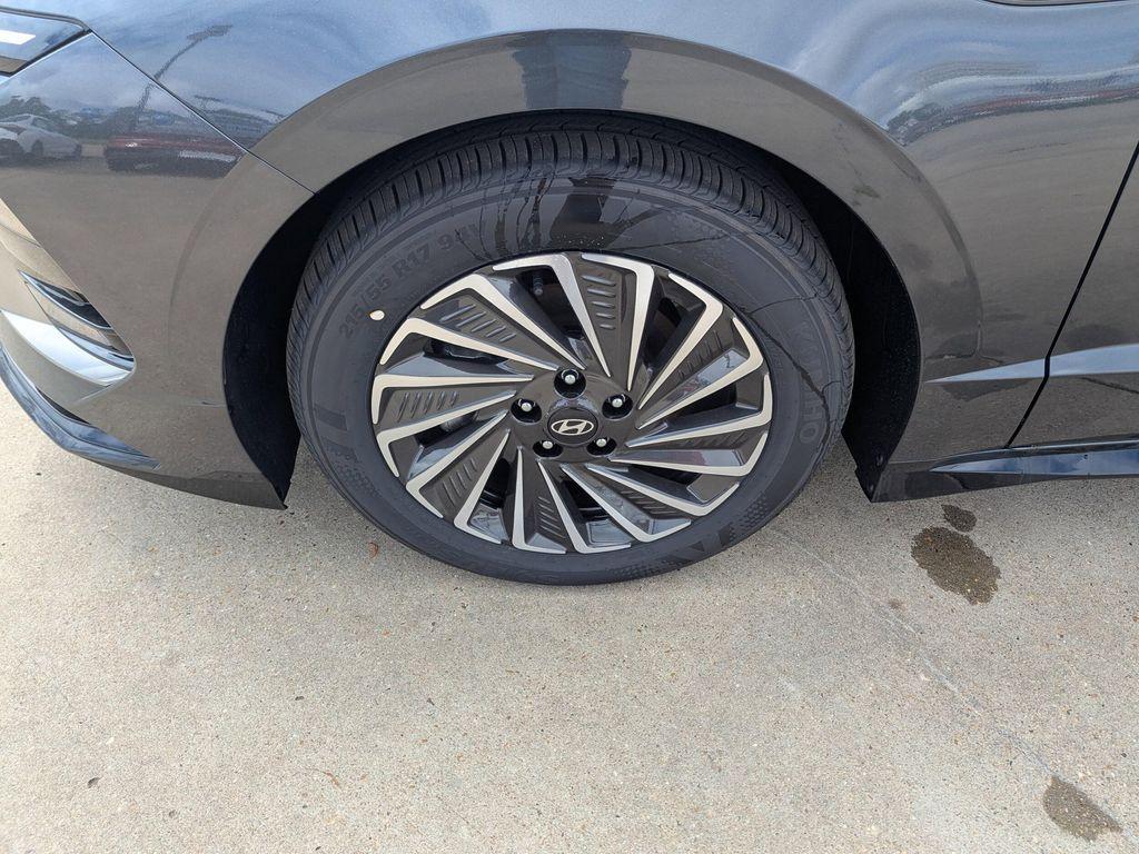 new 2025 Hyundai Sonata Hybrid car, priced at $32,345