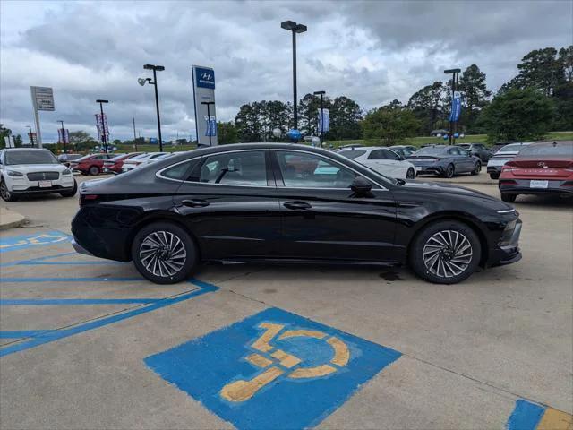 new 2025 Hyundai Sonata Hybrid car, priced at $39,795