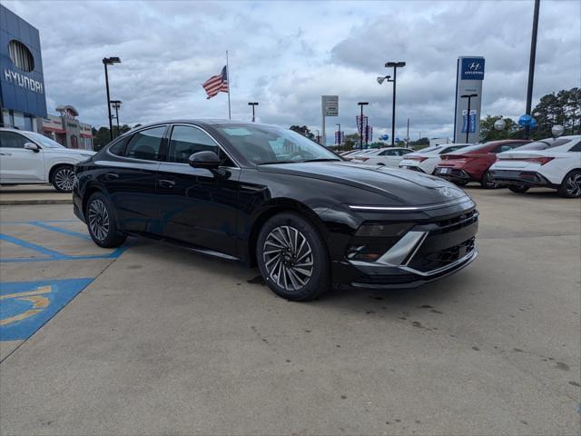 new 2025 Hyundai Sonata Hybrid car, priced at $39,795