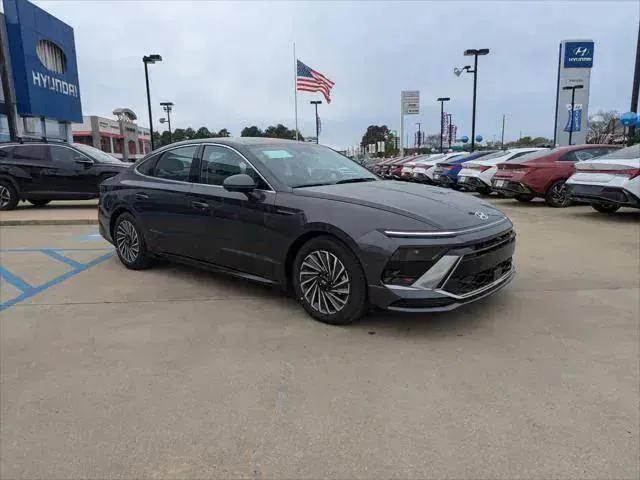 new 2025 Hyundai Sonata Hybrid car, priced at $39,795