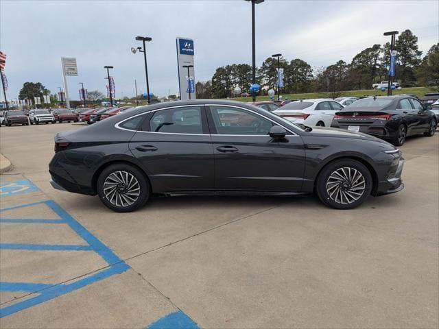 new 2025 Hyundai Sonata Hybrid car, priced at $39,795