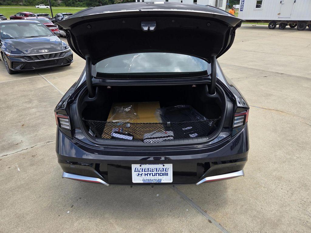 new 2025 Hyundai Sonata Hybrid car, priced at $33,070