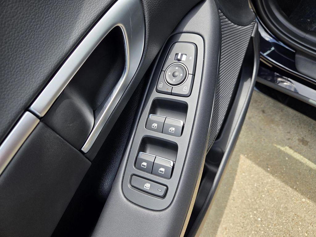 new 2025 Hyundai Sonata Hybrid car, priced at $33,070