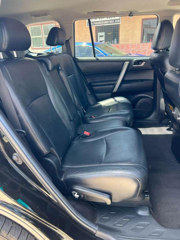used 2011 Toyota Highlander car, priced at $9,998