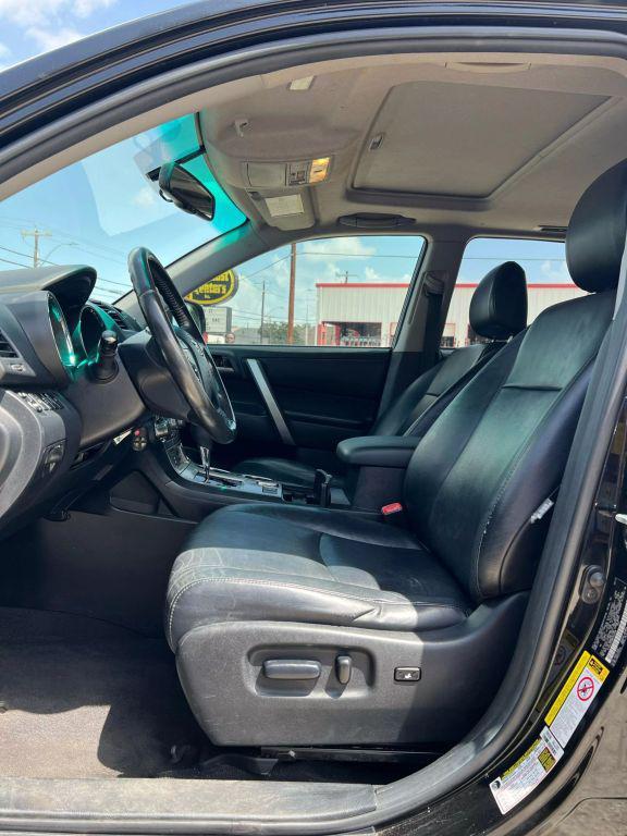used 2011 Toyota Highlander car, priced at $9,998