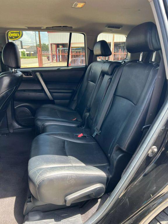 used 2011 Toyota Highlander car, priced at $9,998