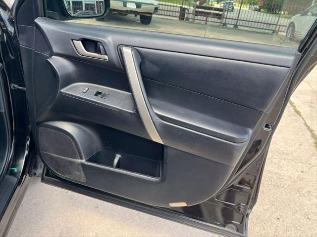 used 2011 Toyota Highlander car, priced at $9,998