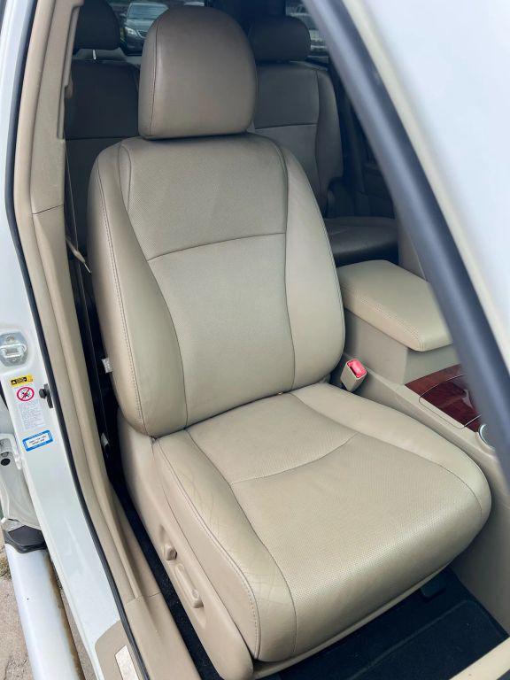 used 2012 Toyota Highlander car, priced at $9,998