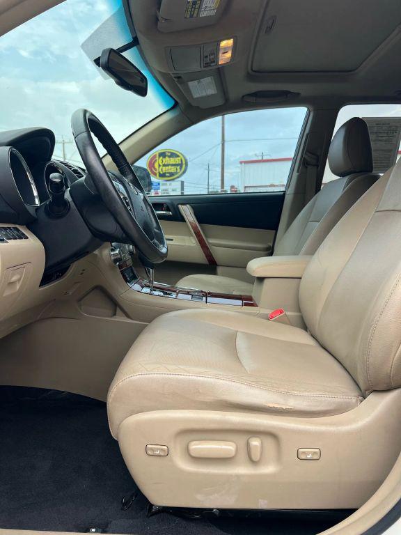 used 2012 Toyota Highlander car, priced at $9,998