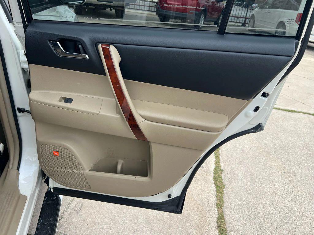 used 2012 Toyota Highlander car, priced at $9,998