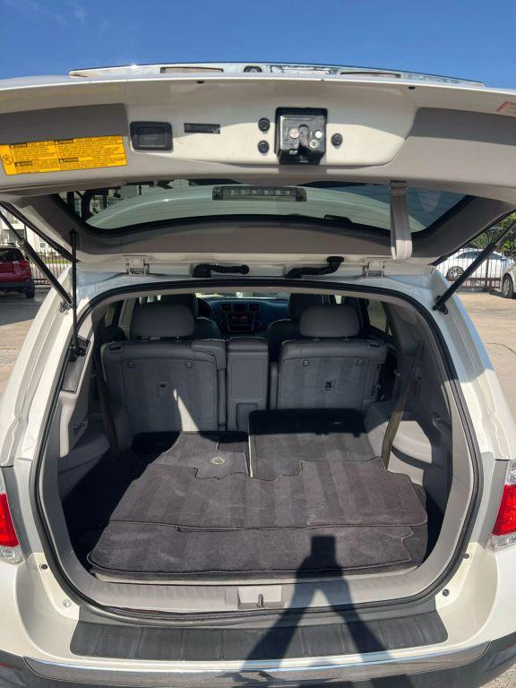used 2013 Toyota Highlander car, priced at $12,498