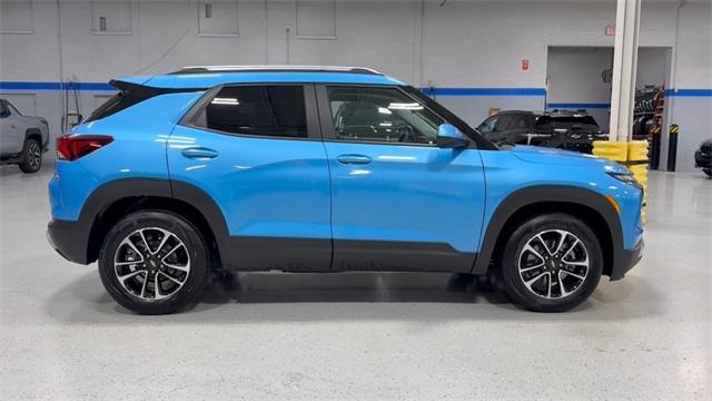 new 2025 Chevrolet TrailBlazer car, priced at $28,252