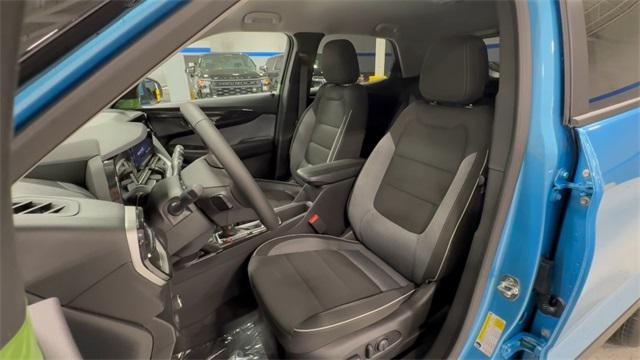 new 2025 Chevrolet TrailBlazer car, priced at $28,252