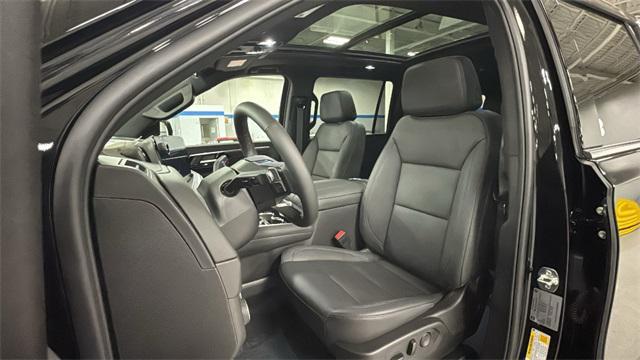 new 2025 Chevrolet Suburban car, priced at $75,470