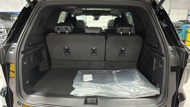 new 2026 Chevrolet Traverse car, priced at $58,252
