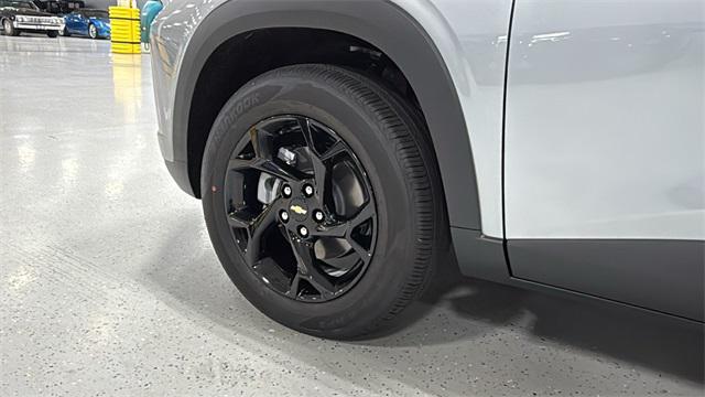 new 2025 Chevrolet Trax car, priced at $27,915