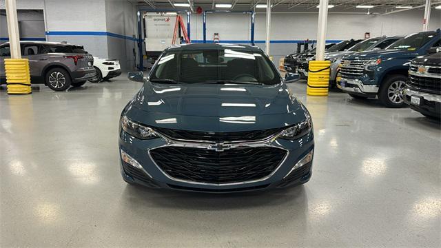 new 2025 Chevrolet Malibu car, priced at $27,101