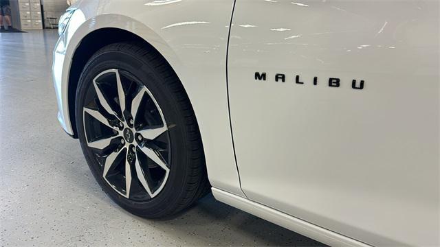 new 2025 Chevrolet Malibu car, priced at $27,101